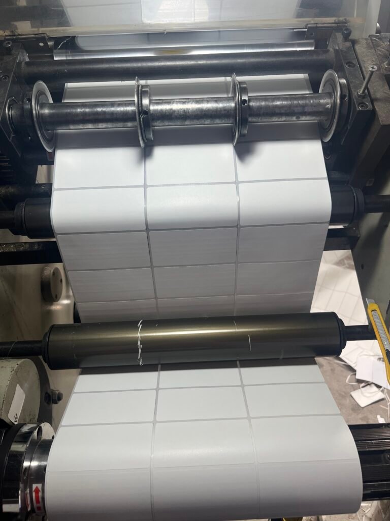 labels white color
